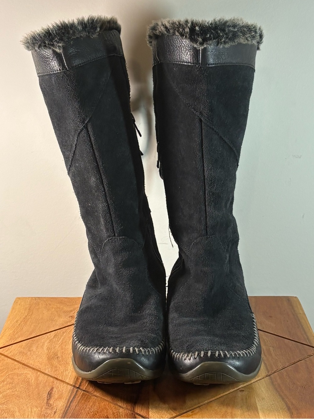 The North Face Janey Women’s Black Suede Winter boots